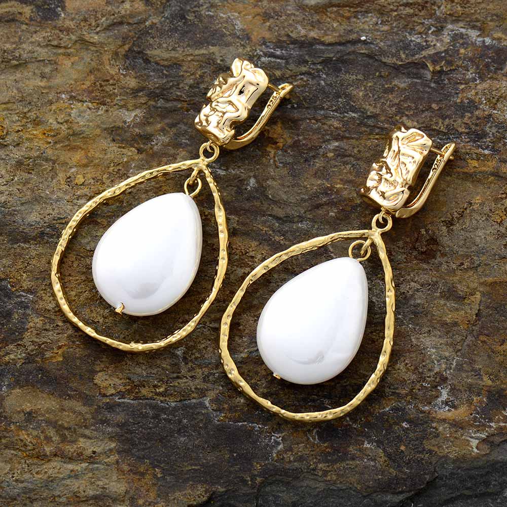 Baroque Pearl Dangle Earring