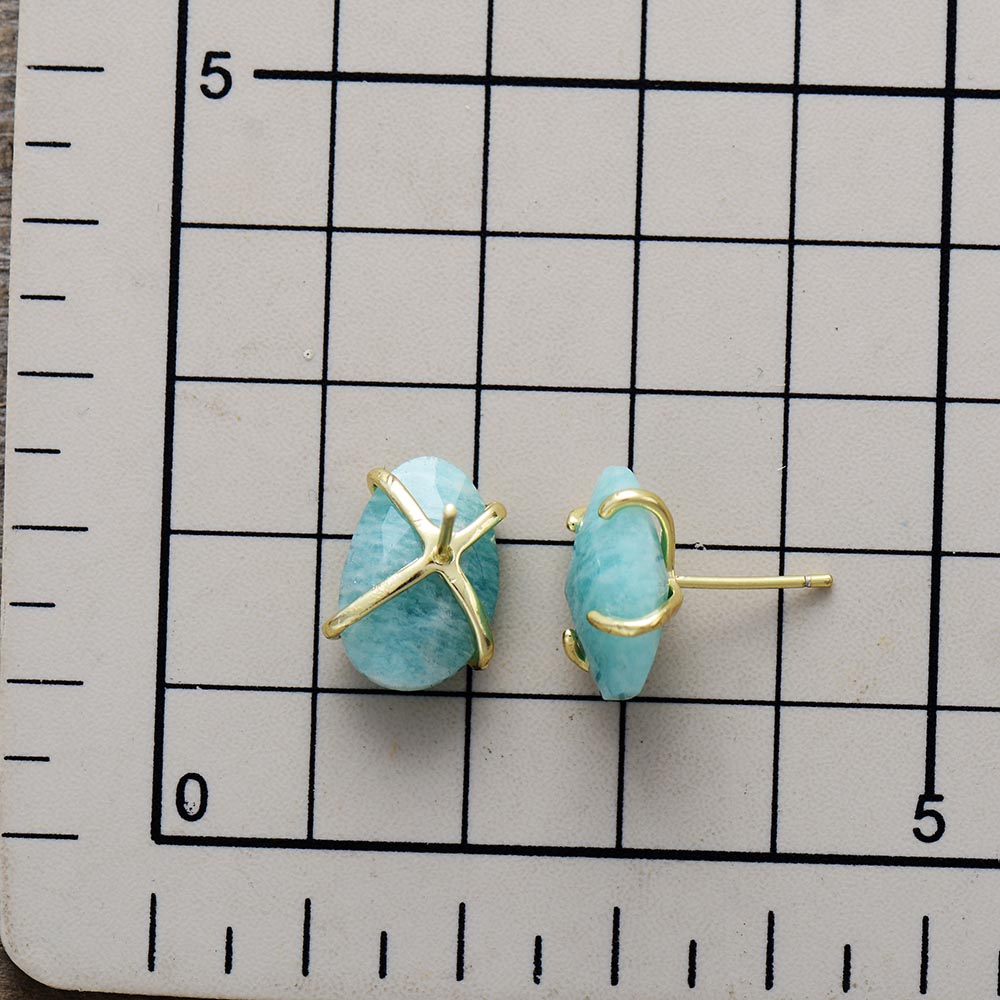 Queen Stud Earring